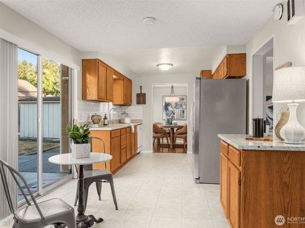 11516 Bartlett Avenue NE, Seattle WA 98125