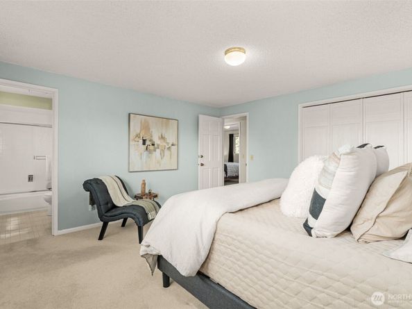 11516 Bartlett Avenue NE, Seattle WA 98125