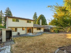 11516 Bartlett Avenue NE, Seattle WA 98125