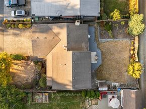 11516 Bartlett Avenue NE, Seattle WA 98125