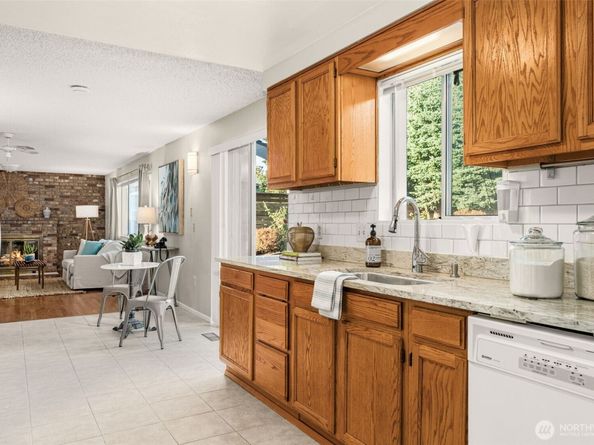 11516 Bartlett Avenue NE, Seattle WA 98125
