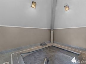 6423 Sand Point Way NE, Seattle WA 98115