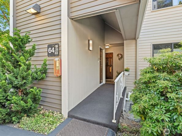 6423 Sand Point Way NE, Seattle WA 98115