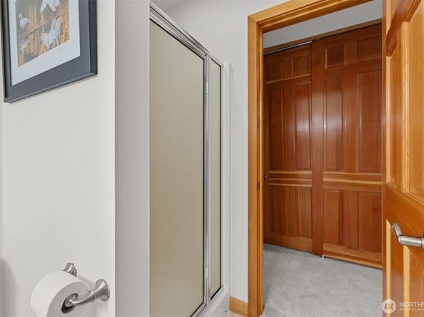 6423 Sand Point Way NE, Seattle WA 98115