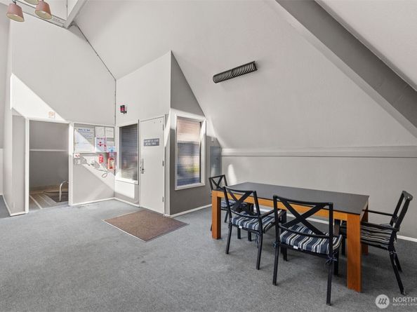 6423 Sand Point Way NE, Seattle WA 98115