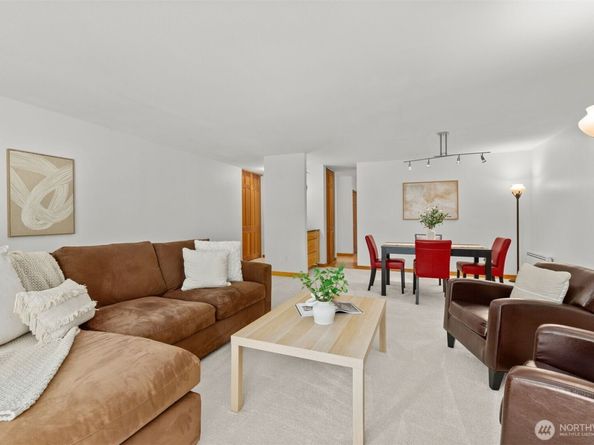 6423 Sand Point Way NE, Seattle WA 98115