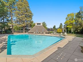 6423 Sand Point Way NE, Seattle WA 98115