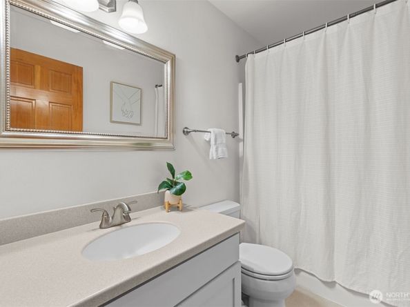 6423 Sand Point Way NE, Seattle WA 98115