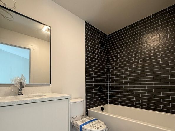 7044 15th Avenue NE, Seattle WA 98115