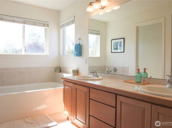 1919 SW 346th Place, Federal Way WA 98023
