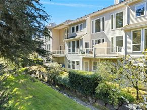 9821 NE Riverbend Drive C102, Bothell WA 98011