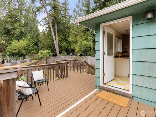 8665 Springridge Road NE, Bainbridge Island WA 98110