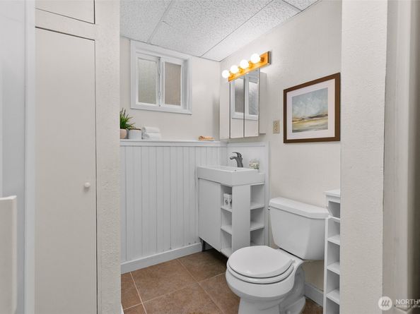 8665 Springridge Road NE, Bainbridge Island WA 98110