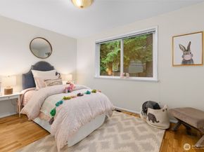 8665 Springridge Road NE, Bainbridge Island WA 98110