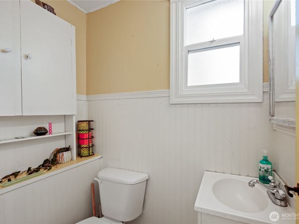 1226 9th Street, Bremerton WA 98337