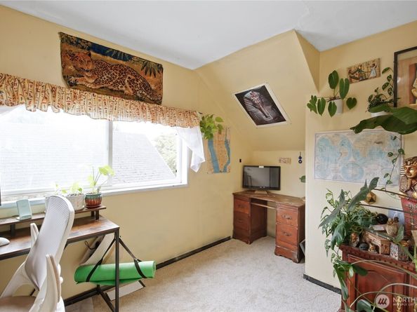 1226 9th Street, Bremerton WA 98337