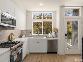 8333 B 12th Avenue NW, Seattle WA 98117
