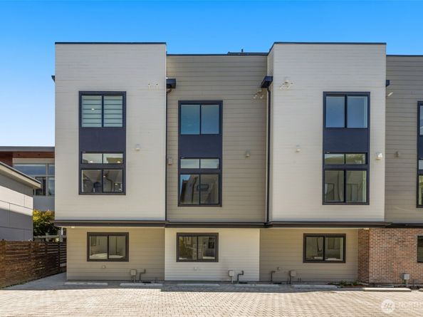 8333 B 12th Avenue NW, Seattle WA 98117