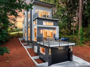 11905 89th Ave NE, Kirkland WA 98034