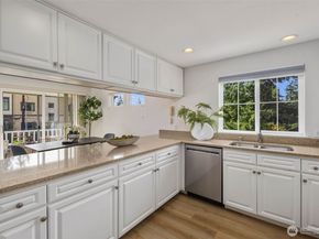 7207 210th Street SW 202, Edmonds WA 98026