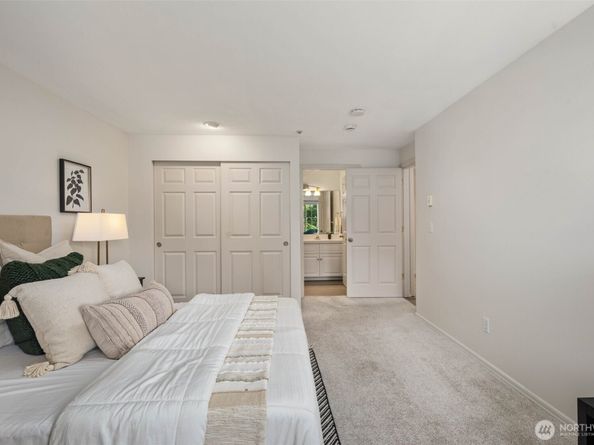 7207 210th Street SW 202, Edmonds WA 98026