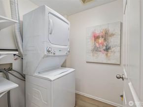 7207 210th Street SW 202, Edmonds WA 98026