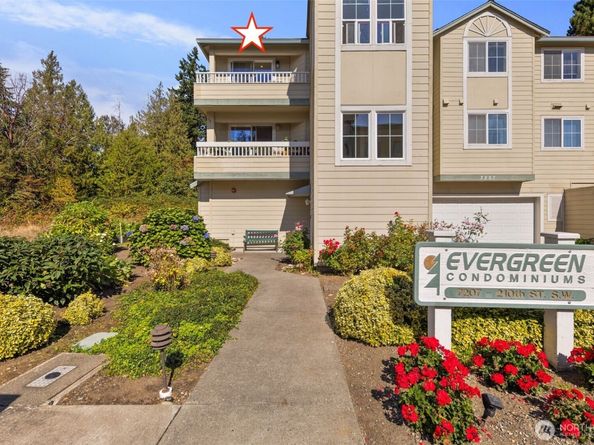 7207 210th Street SW 202, Edmonds WA 98026