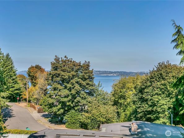 621 SW 297 Street, Federal Way WA 98023