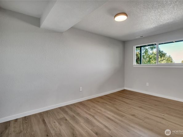 621 SW 297 Street, Federal Way WA 98023