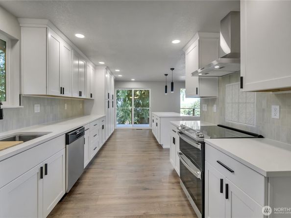 621 SW 297 Street, Federal Way WA 98023