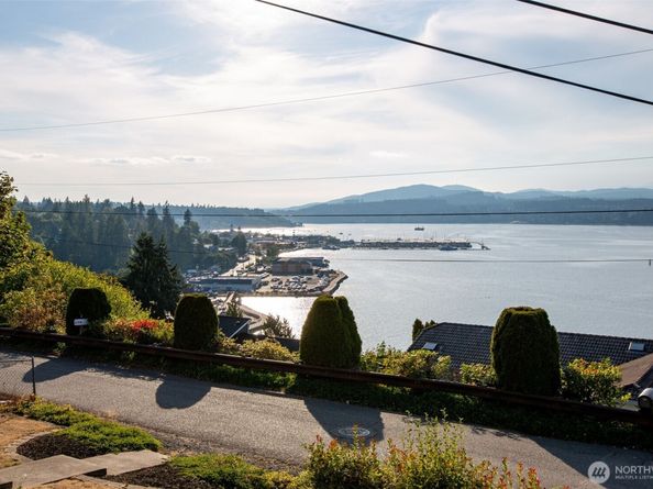 343 Farragut Avenue N, Port Orchard WA 98366