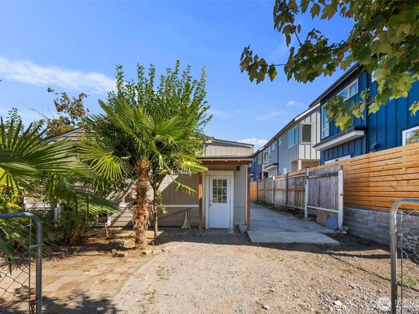 1901 S Plum St, Seattle WA 98144