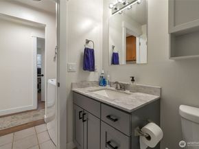 22942 105th Avenue SE, Kent WA 98030