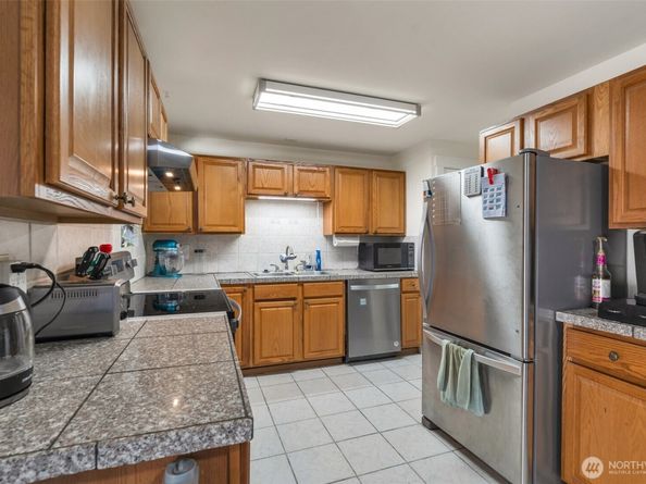 22942 105th Avenue SE, Kent WA 98030