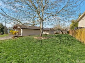 22942 105th Avenue SE, Kent WA 98030