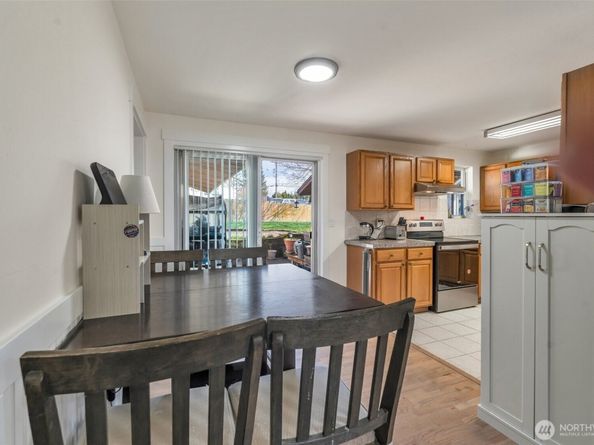 22942 105th Avenue SE, Kent WA 98030