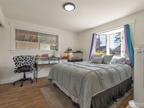 22942 105th Avenue SE, Kent WA 98030