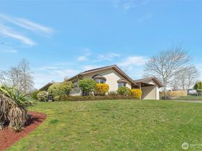 22942 105th Avenue SE, Kent WA 98030
