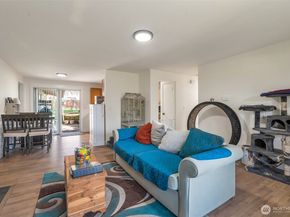 22942 105th Avenue SE, Kent WA 98030