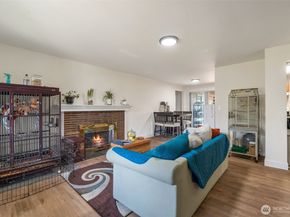 22942 105th Avenue SE, Kent WA 98030