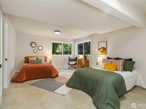 18510 NE 15th Place, Bellevue WA 98008