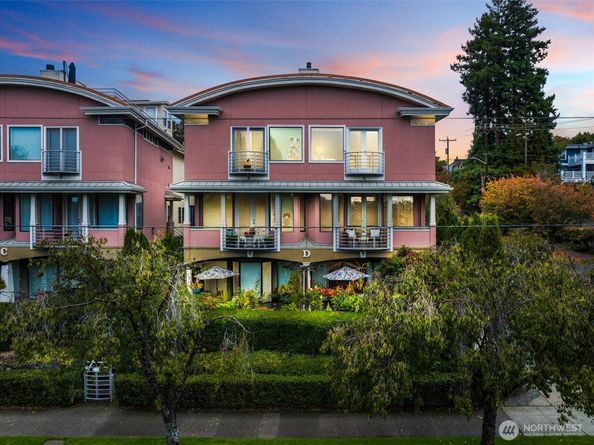 7700 E Green Lake Drive N D13, Seattle WA 98103