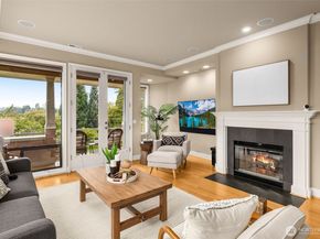 7700 E Green Lake Drive N D13, Seattle WA 98103