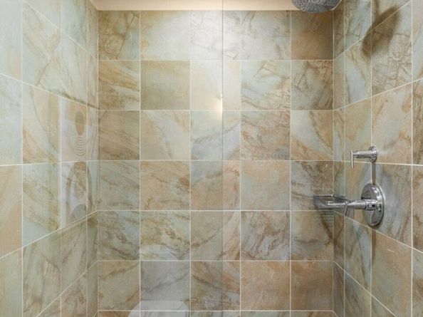 7700 E Green Lake Drive N D13, Seattle WA 98103