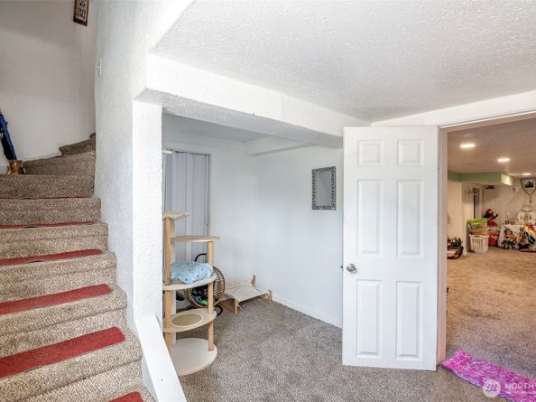 908 9th Street NE, Auburn WA 98002