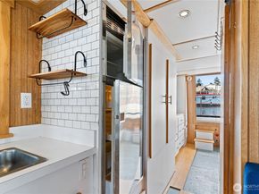 2401 N Northlake Way, Seattle WA 98103
