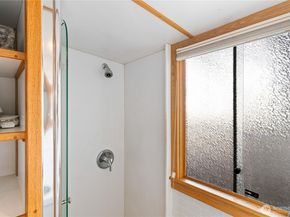 2401 N Northlake Way, Seattle WA 98103