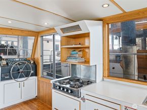 2401 N Northlake Way, Seattle WA 98103