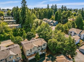 15623 44th Place W Unit B, Lynnwood WA 98087