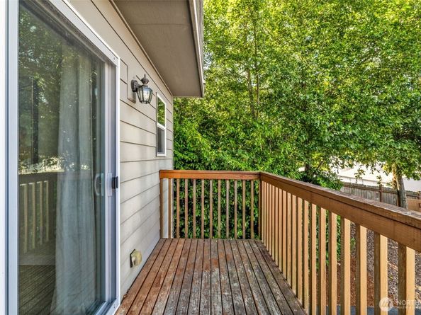 15623 44th Place W Unit B, Lynnwood WA 98087